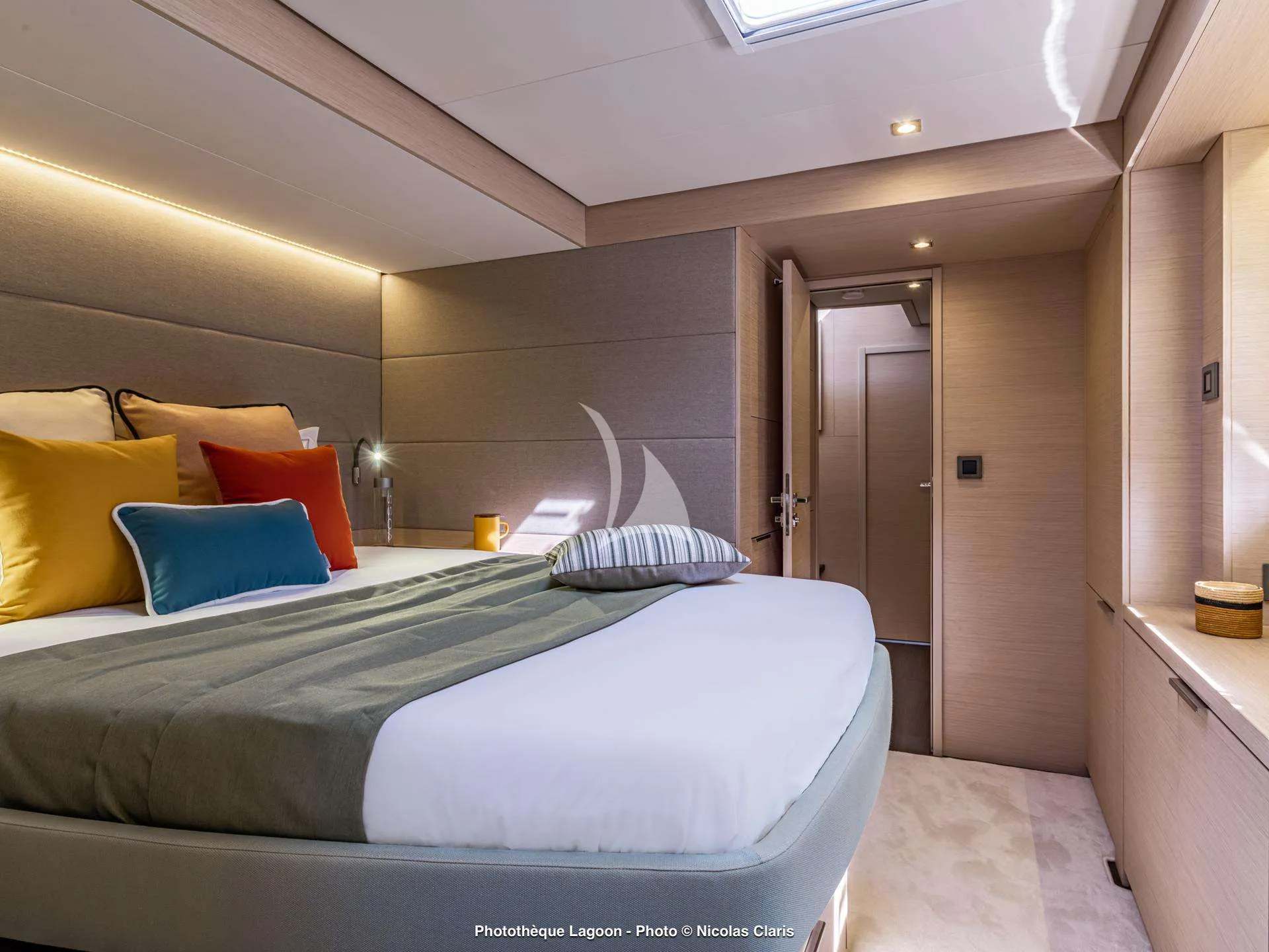 ETERNA Charter Yacht