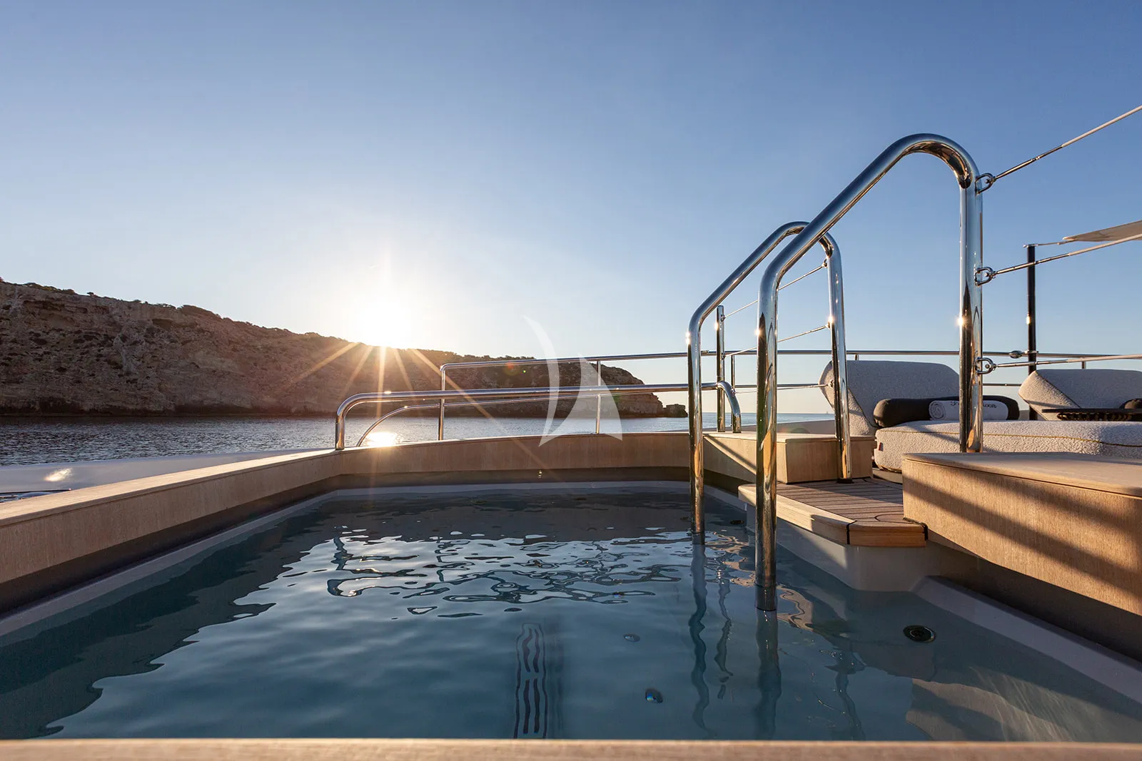 PAPER MOON Charter Yacht