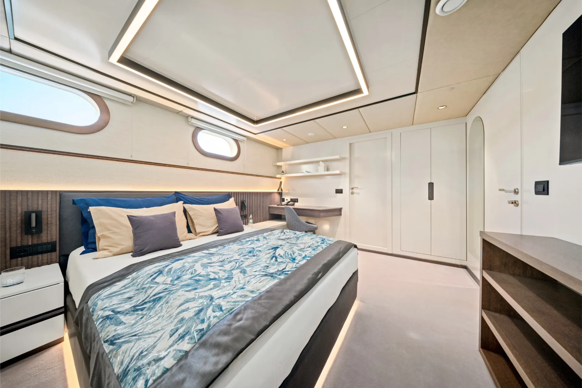 ANIMA MARIS Charter Yacht