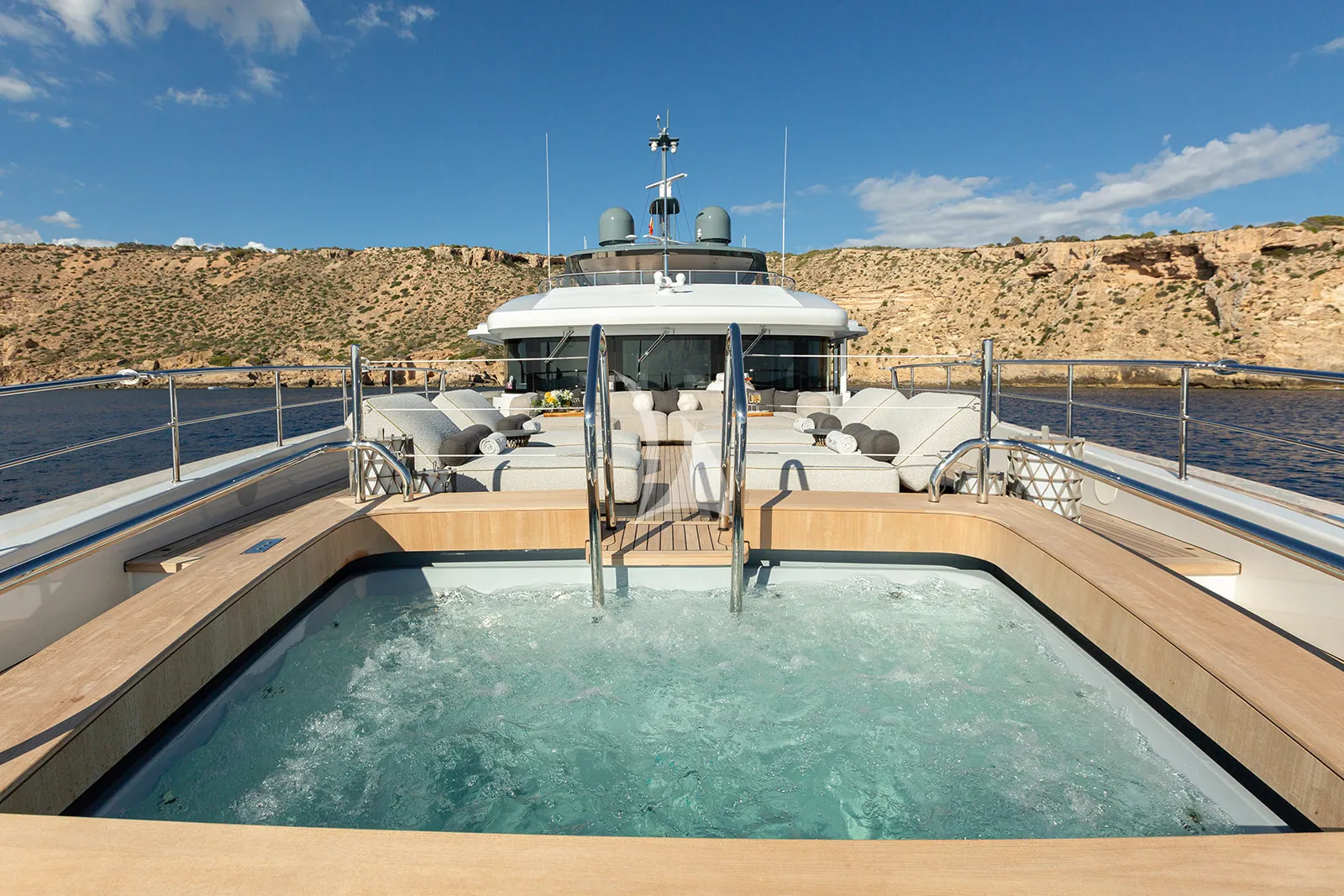PAPER MOON Charter Yacht