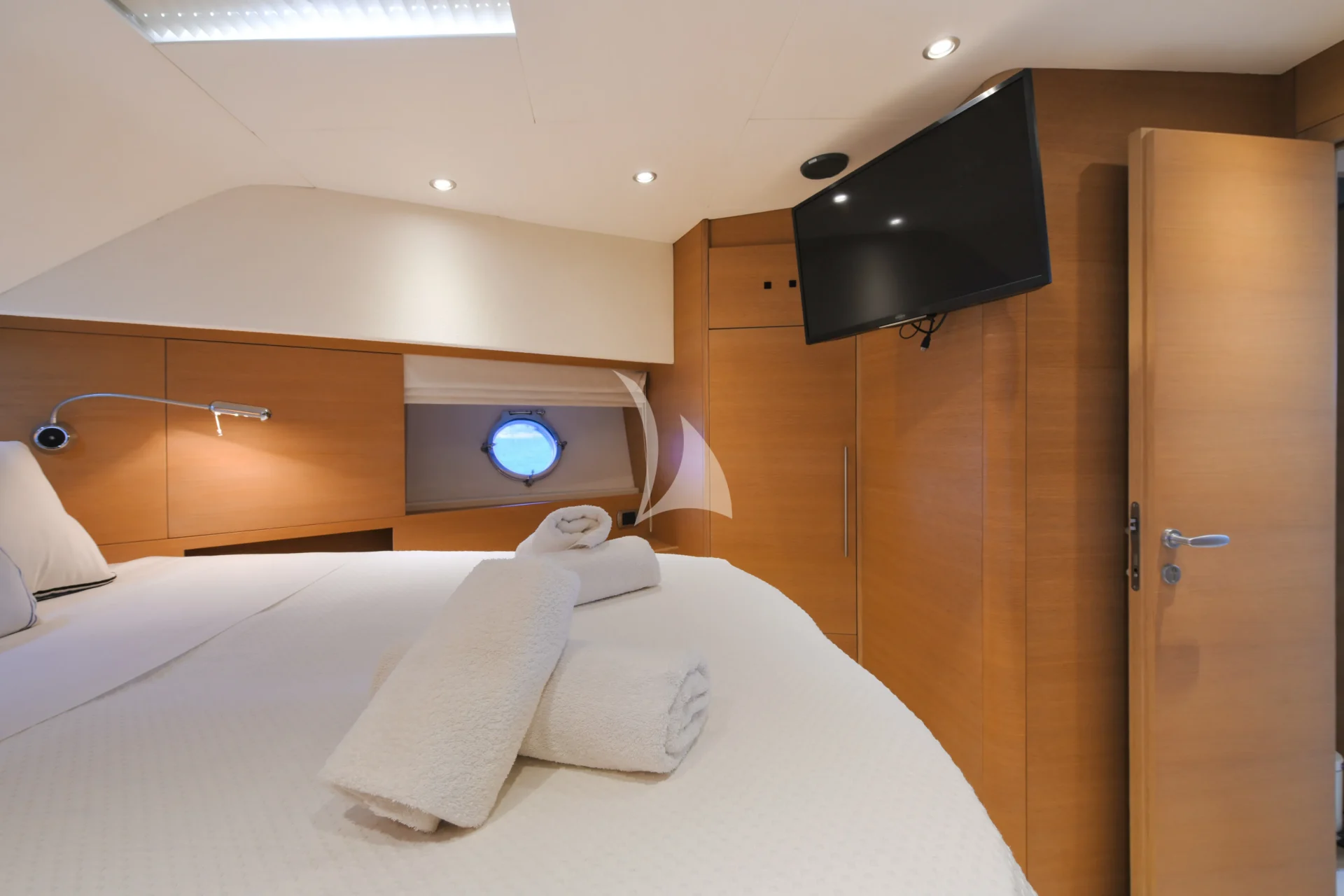 BLUEWAVE Charter Yacht