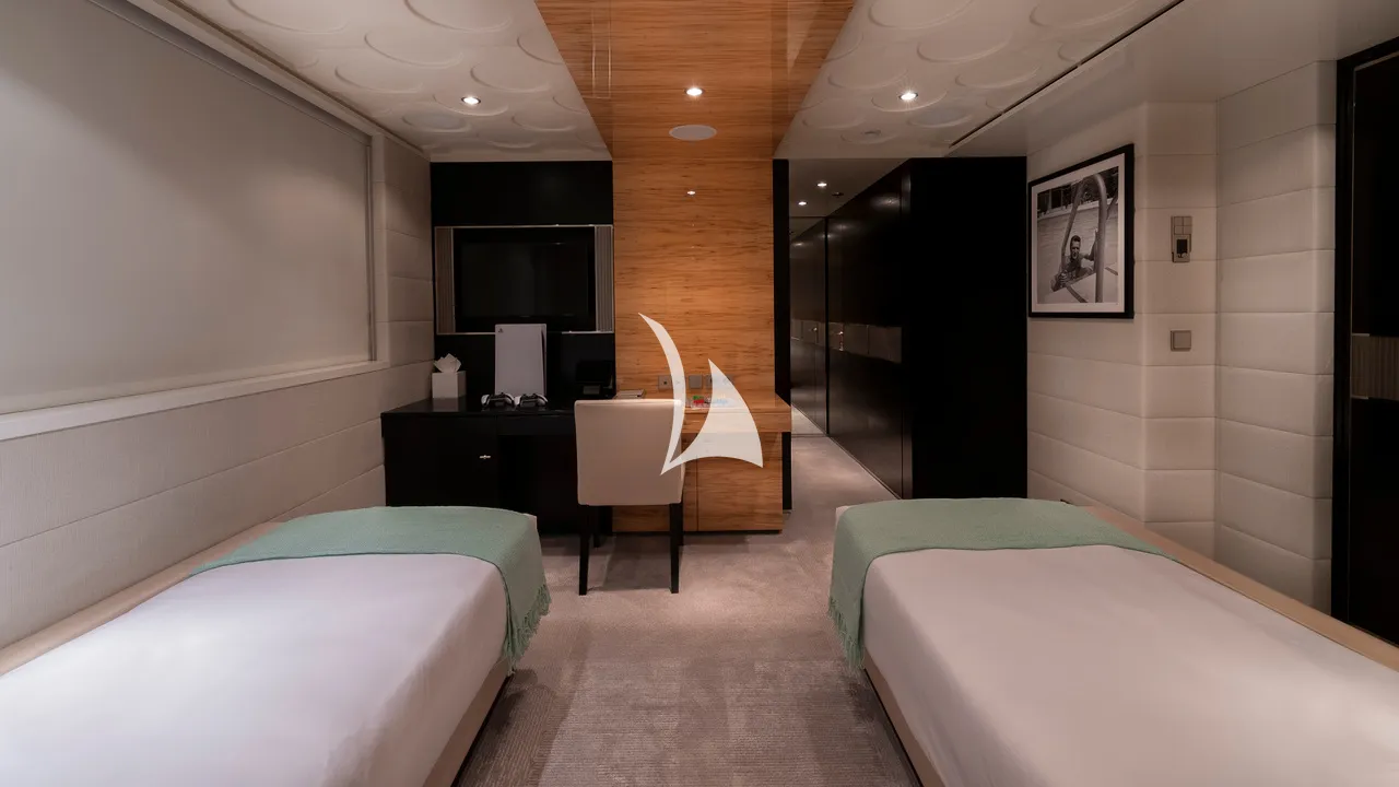 SCOTT FREE Charter Yacht