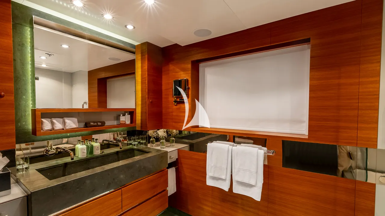 SCOTT FREE Charter Yacht