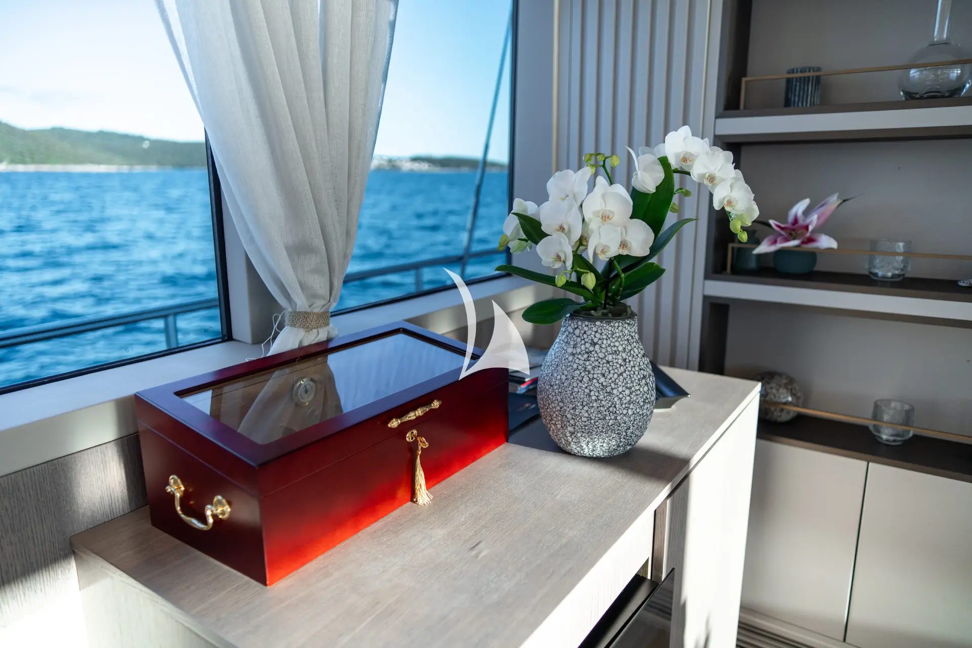 NOCTURNO Charter Yacht