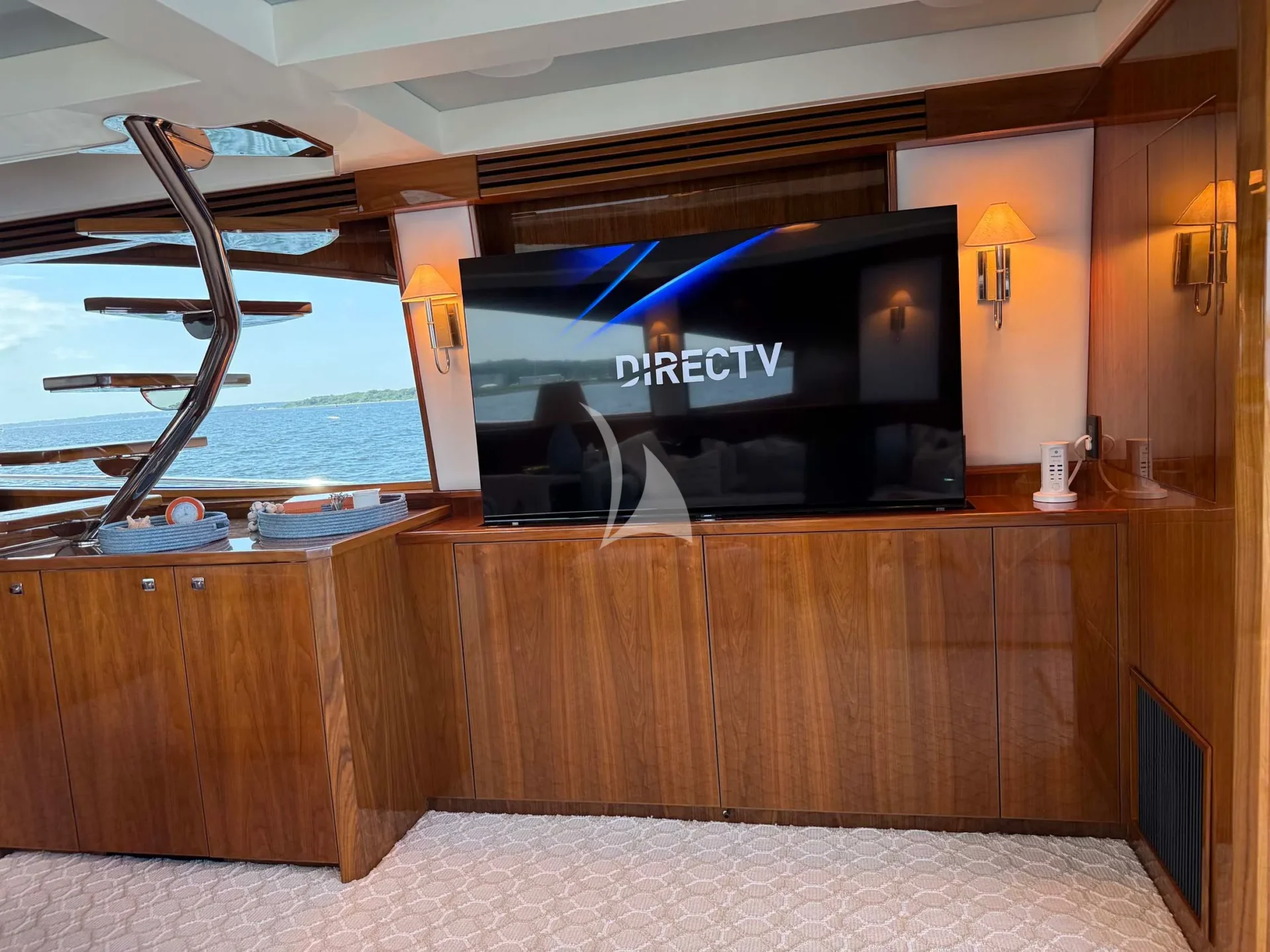 SOUTHERN SKY Charter Yacht
