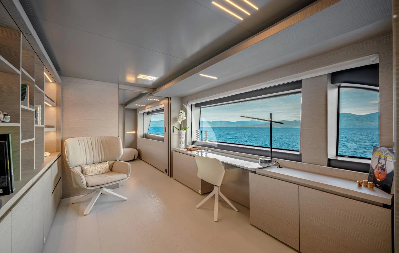 BIZMAN Charter Yacht