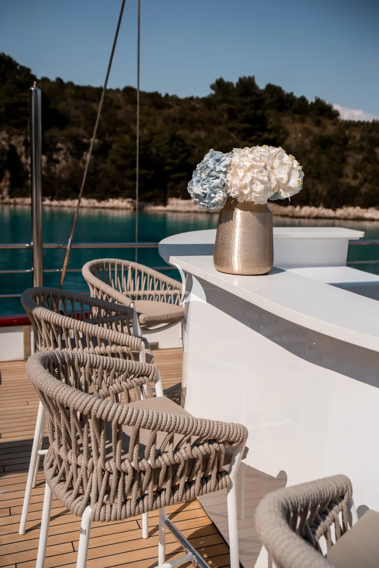 NOCTURNO Charter Yacht