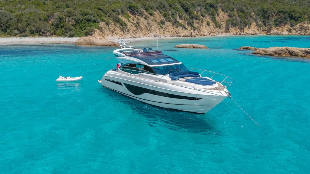 LIDA Charter Yacht