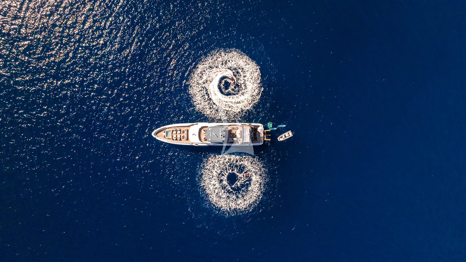 PAPER MOON Charter Yacht