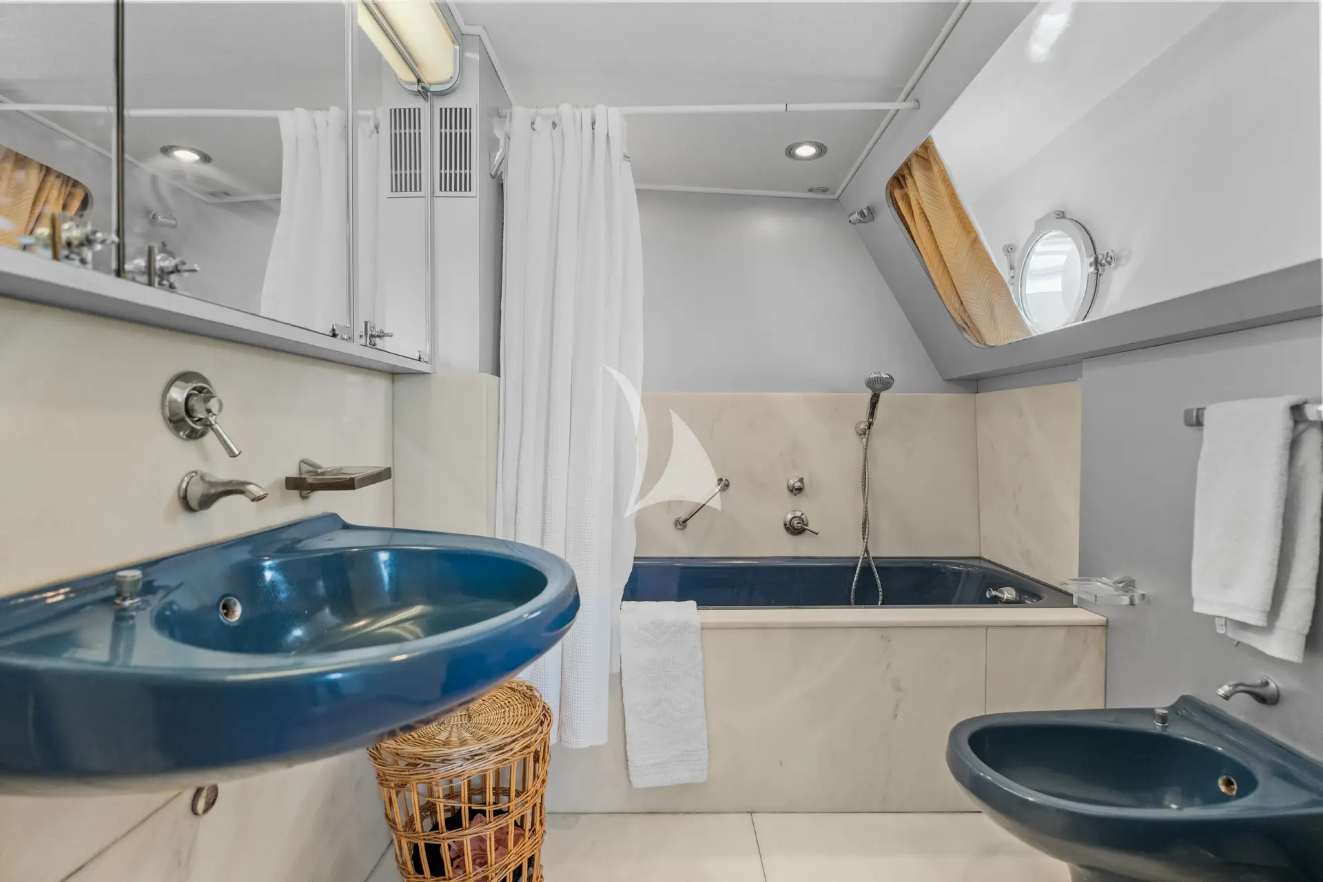 AVA Charter Yacht