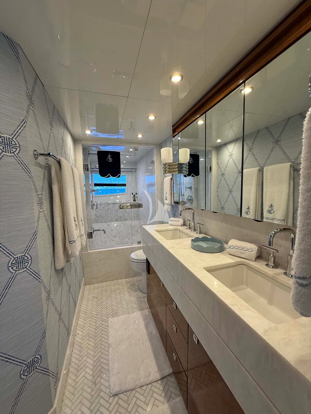 SOUTHERN SKY Charter Yacht
