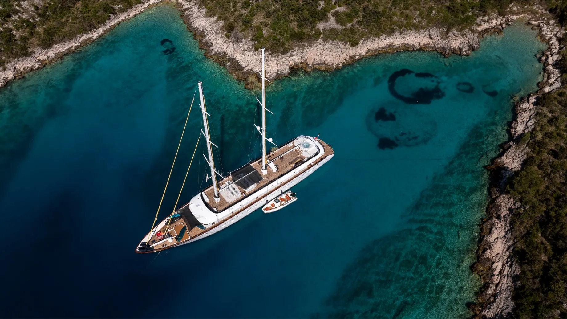 ANIMA MARIS Charter Yacht