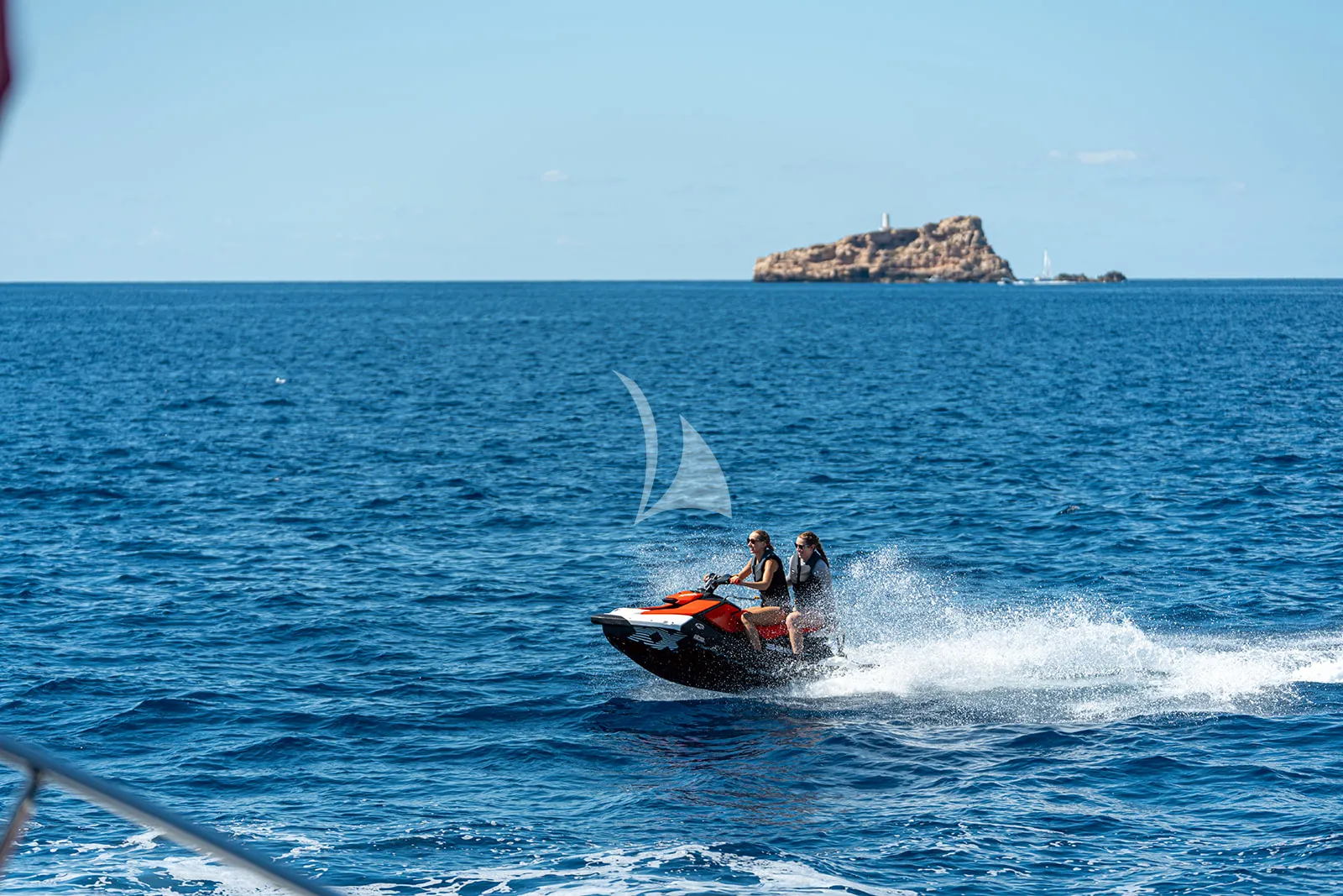 PAPER MOON Charter Yacht
