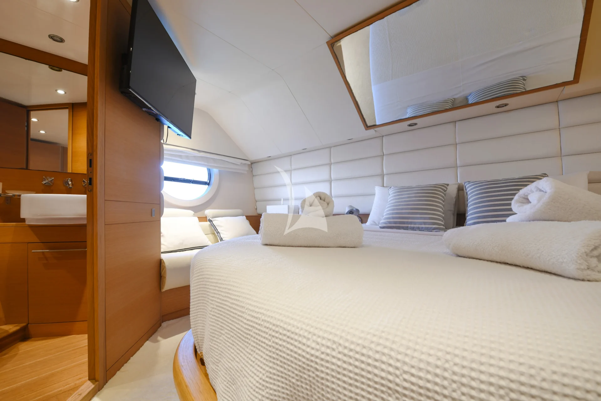 BLUEWAVE Charter Yacht