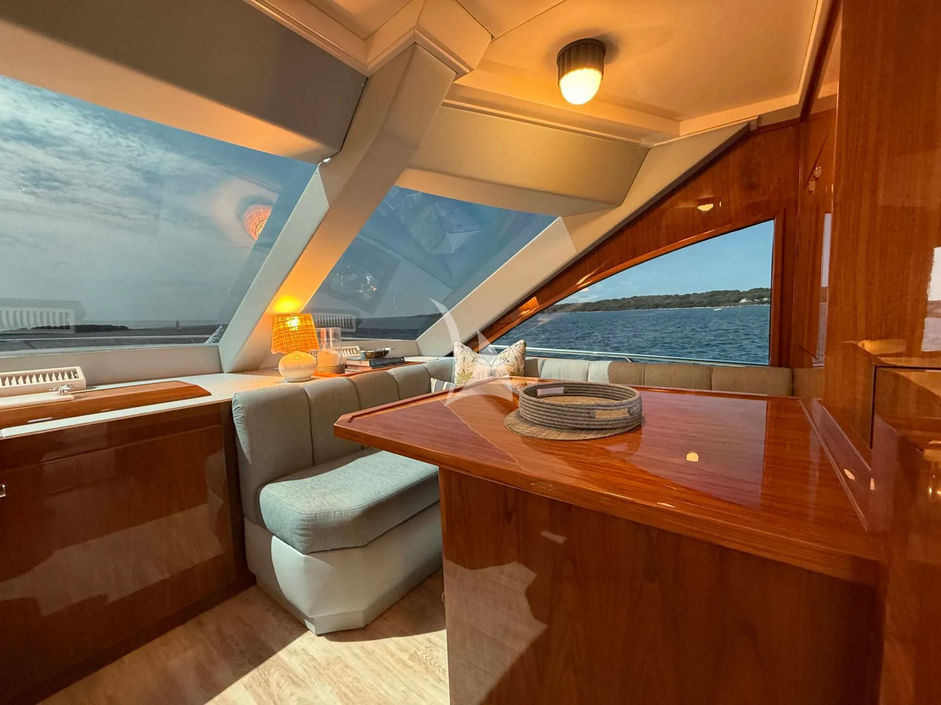 SOUTHERN SKY Charter Yacht