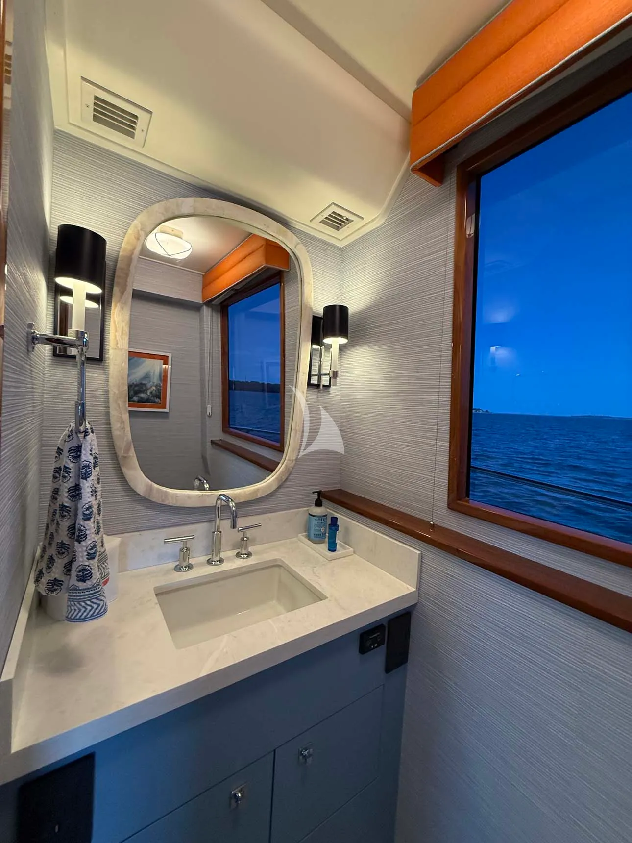 SOUTHERN SKY Charter Yacht