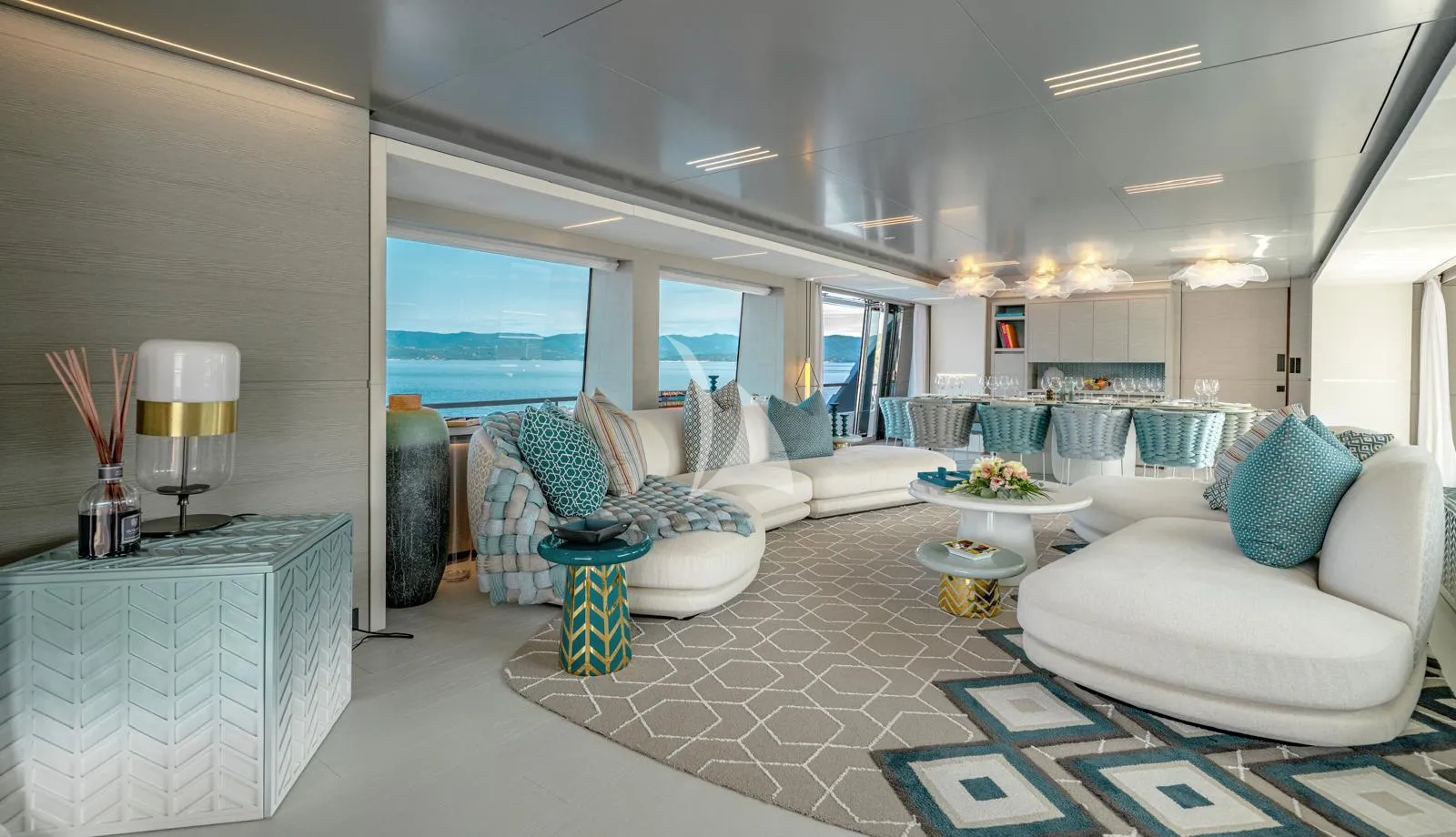 BIZMAN Charter Yacht