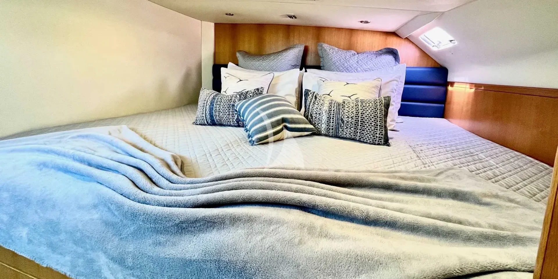 CURANTA CRIDHE Charter Yacht