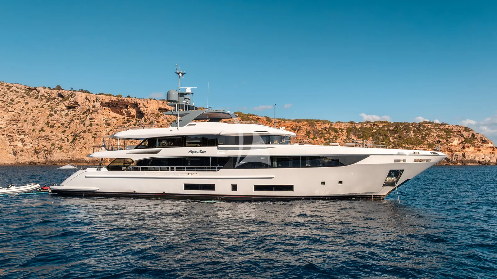 PAPER MOON Charter Yacht