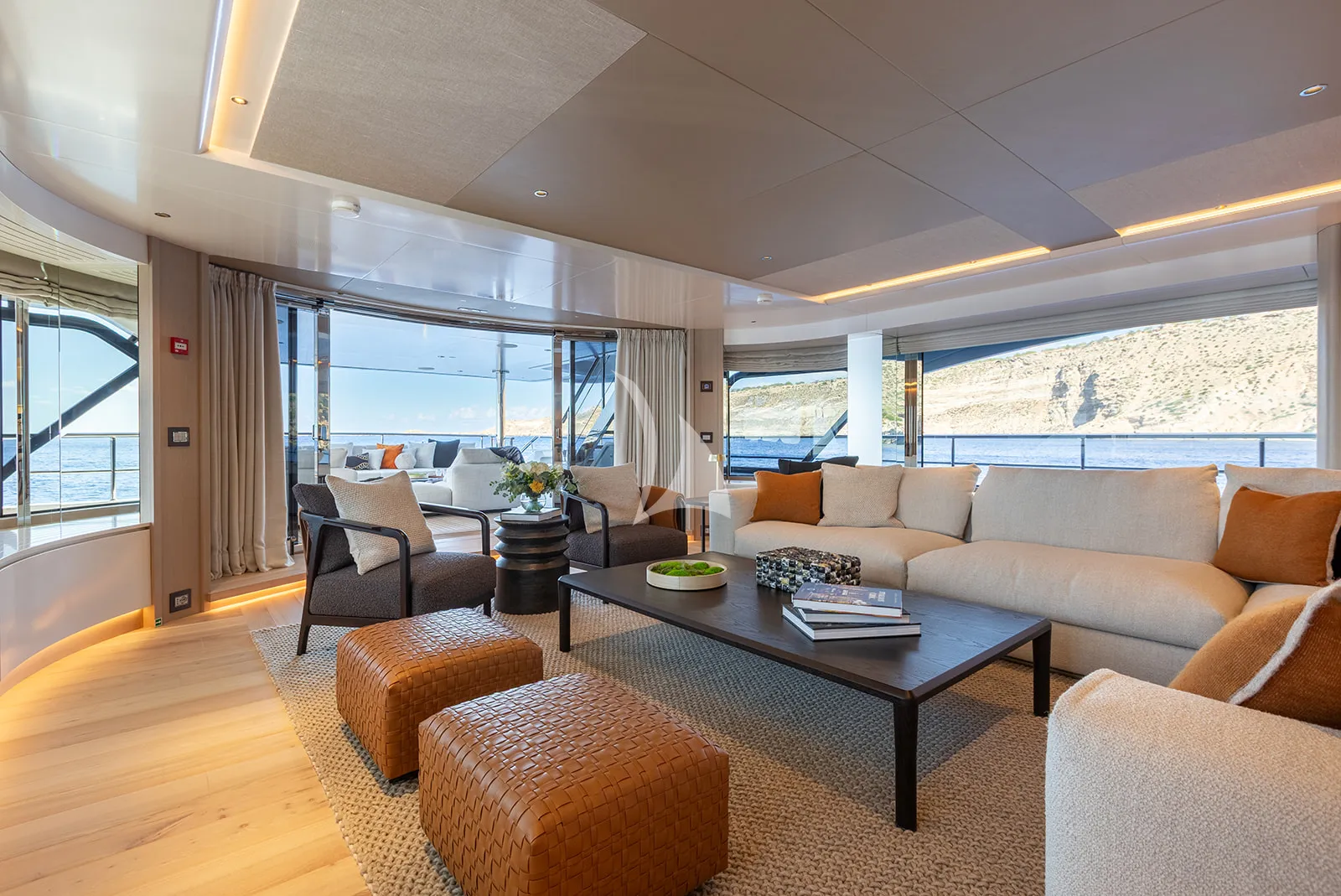 PAPER MOON Charter Yacht