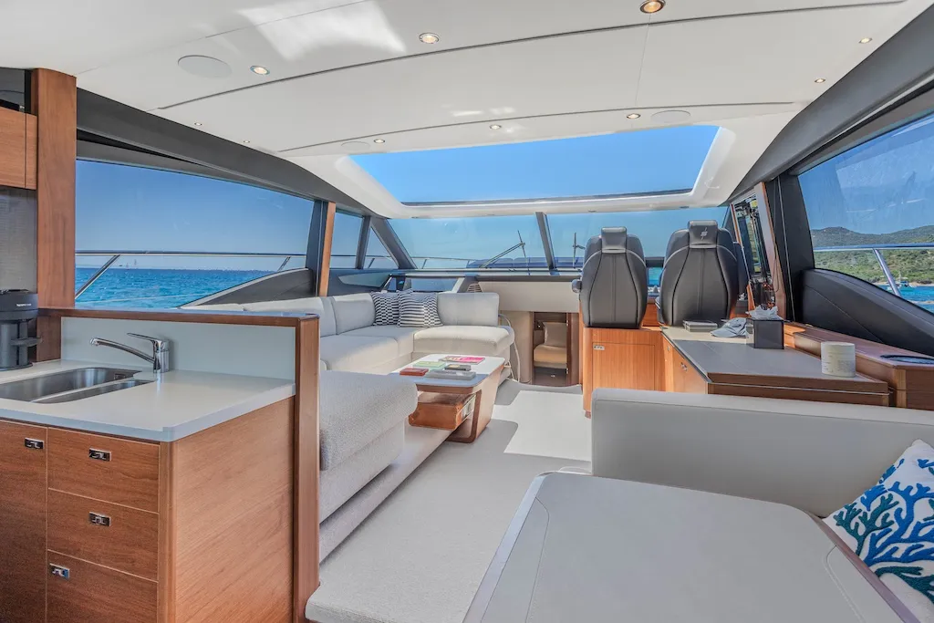 LIDA Charter Yacht