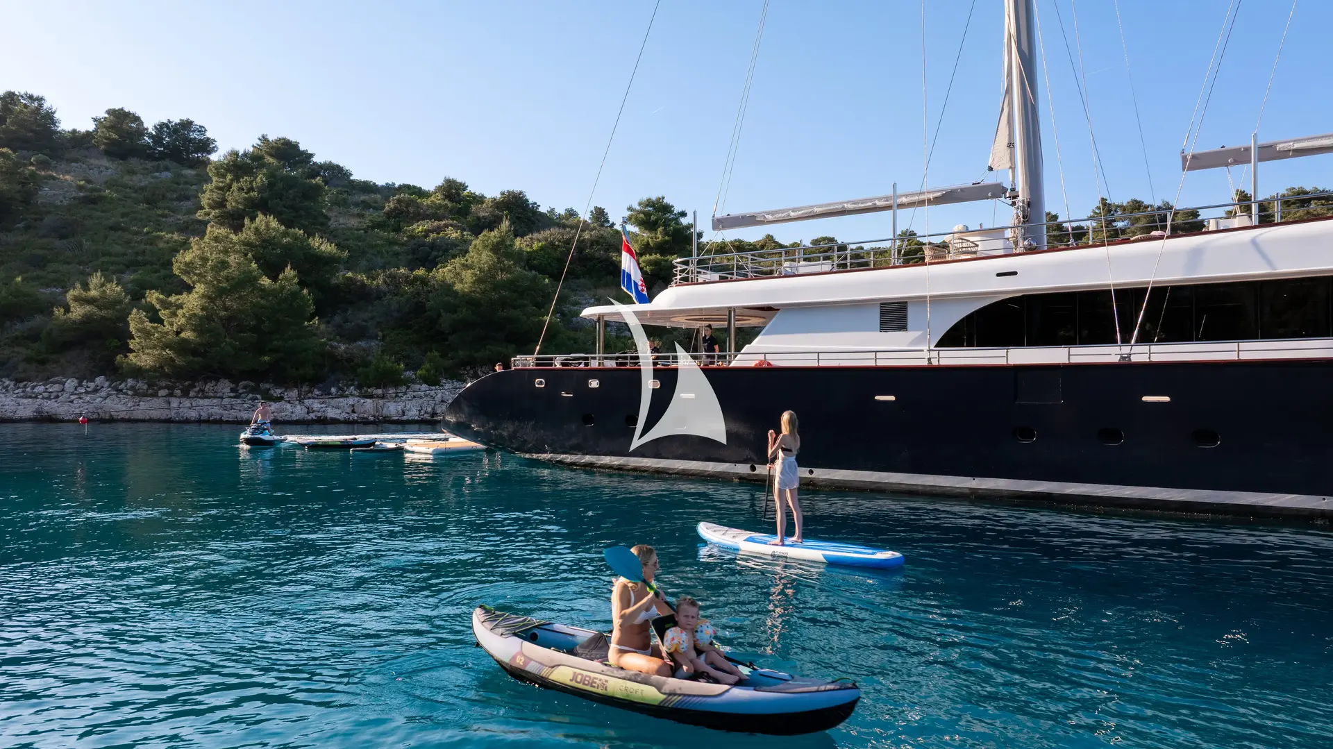 NOCTURNO Charter Yacht