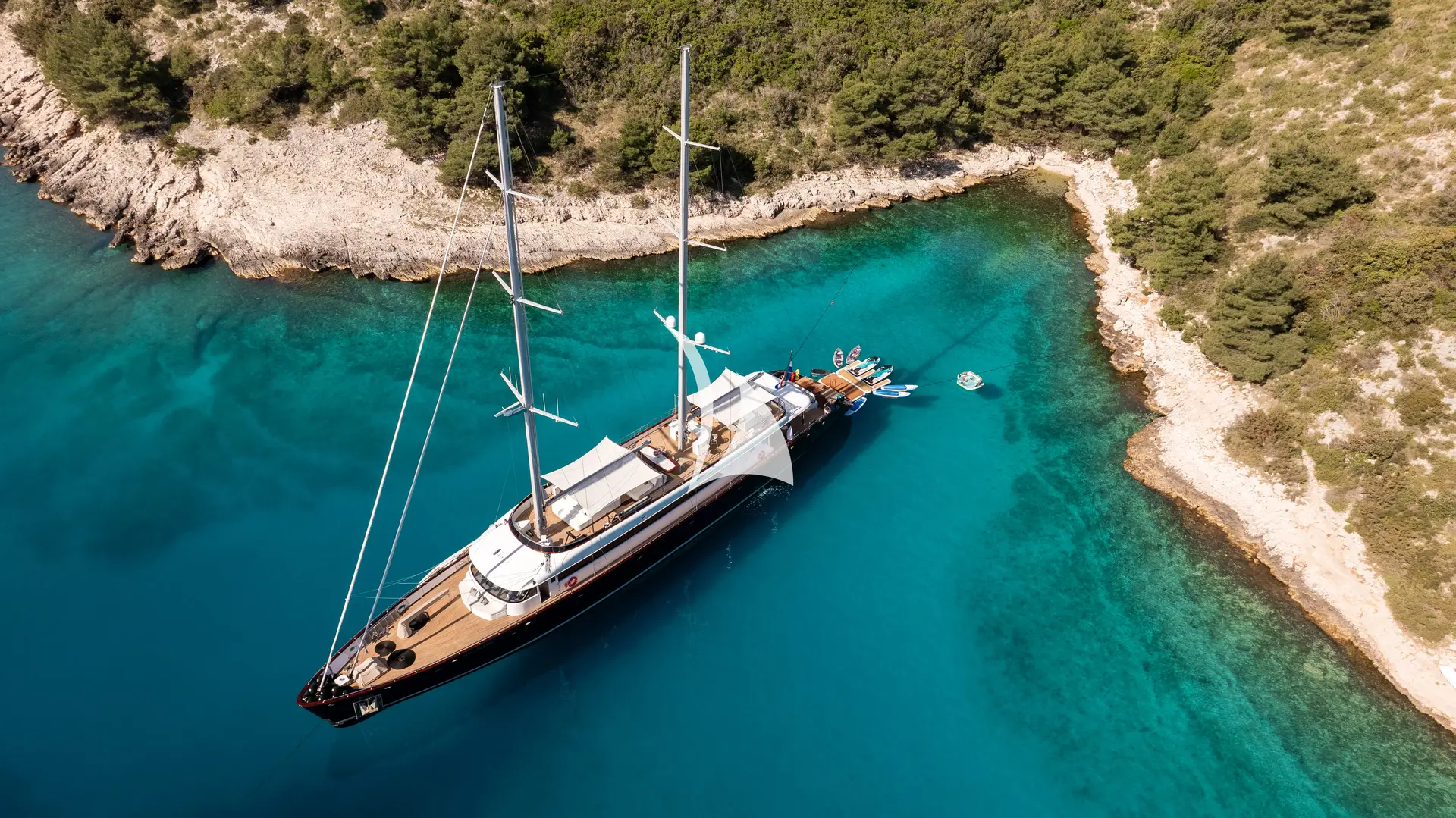 NOCTURNO Charter Yacht