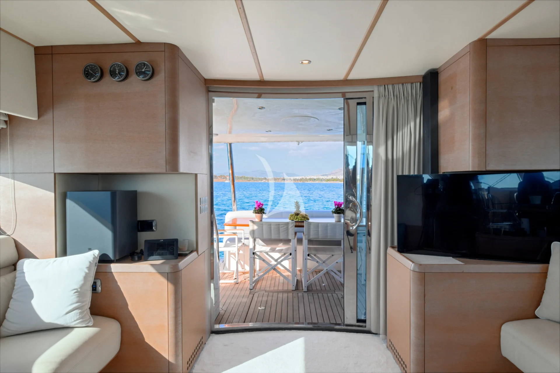 BLUEWAVE Charter Yacht