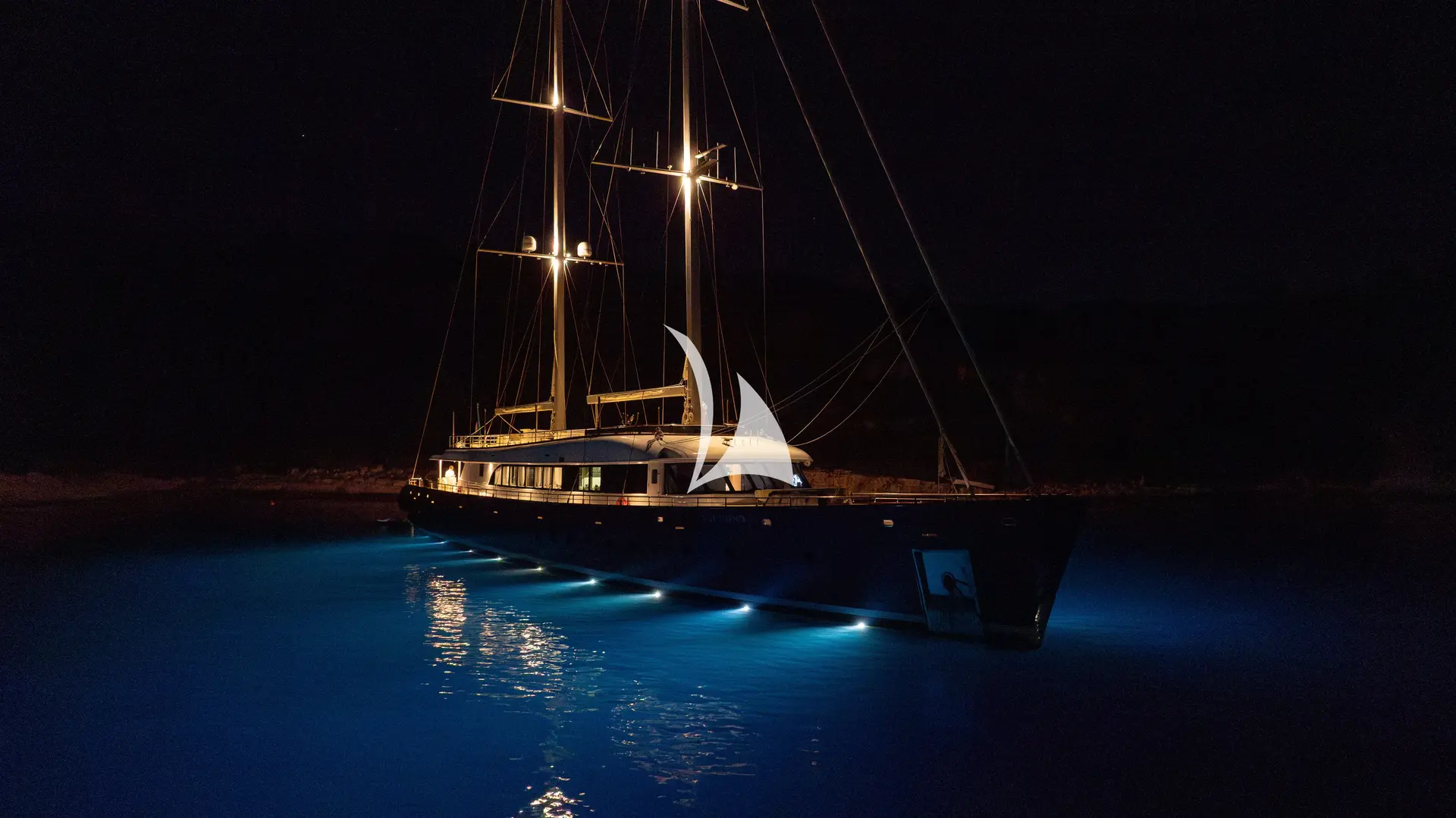 NOCTURNO Charter Yacht