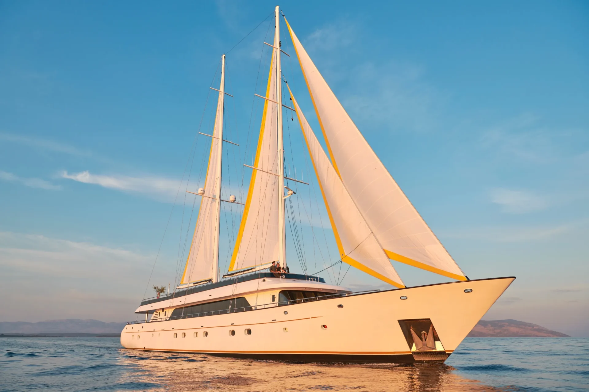 ANIMA MARIS Charter Yacht