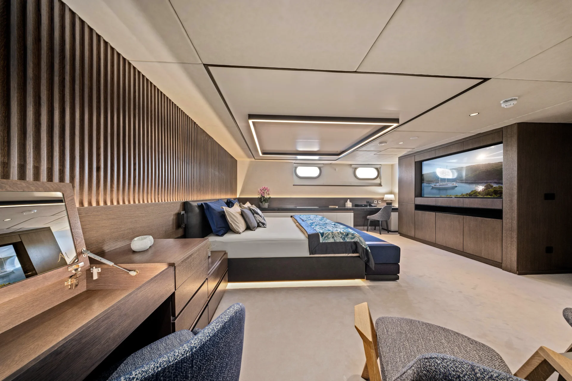 ANIMA MARIS Charter Yacht