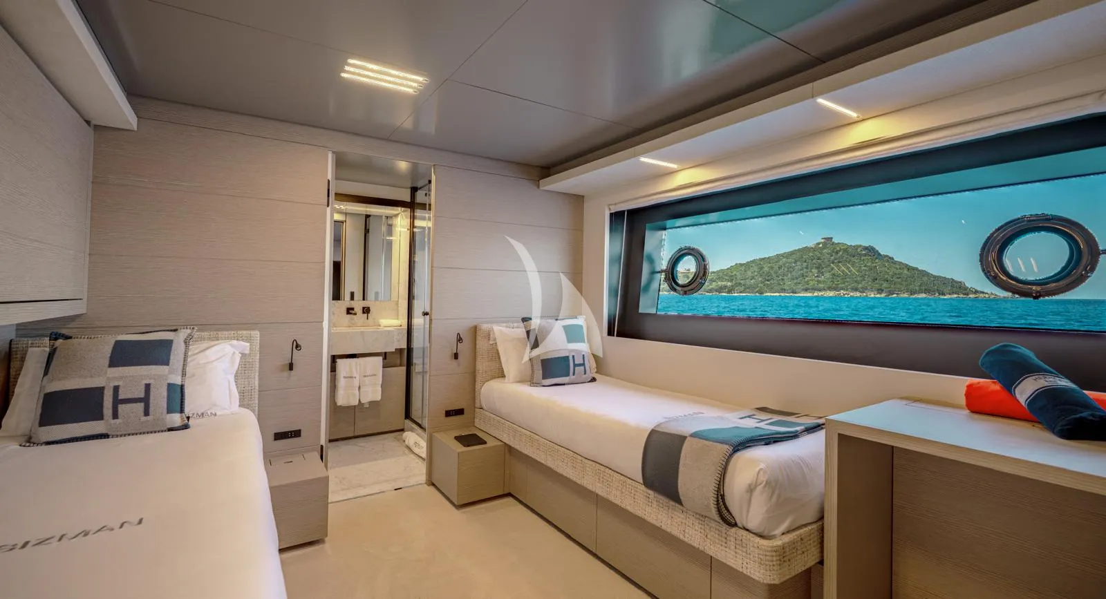 BIZMAN Charter Yacht