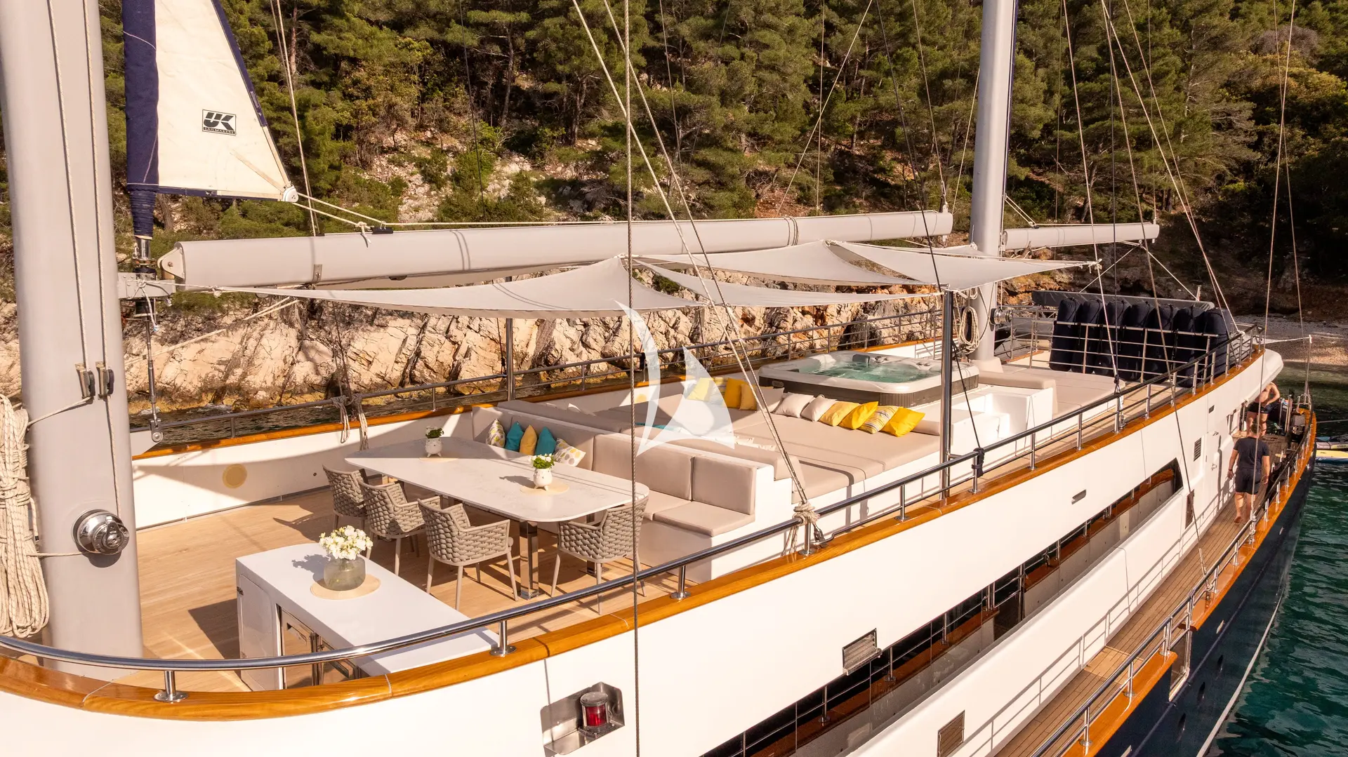 DALMATINO Charter Yacht