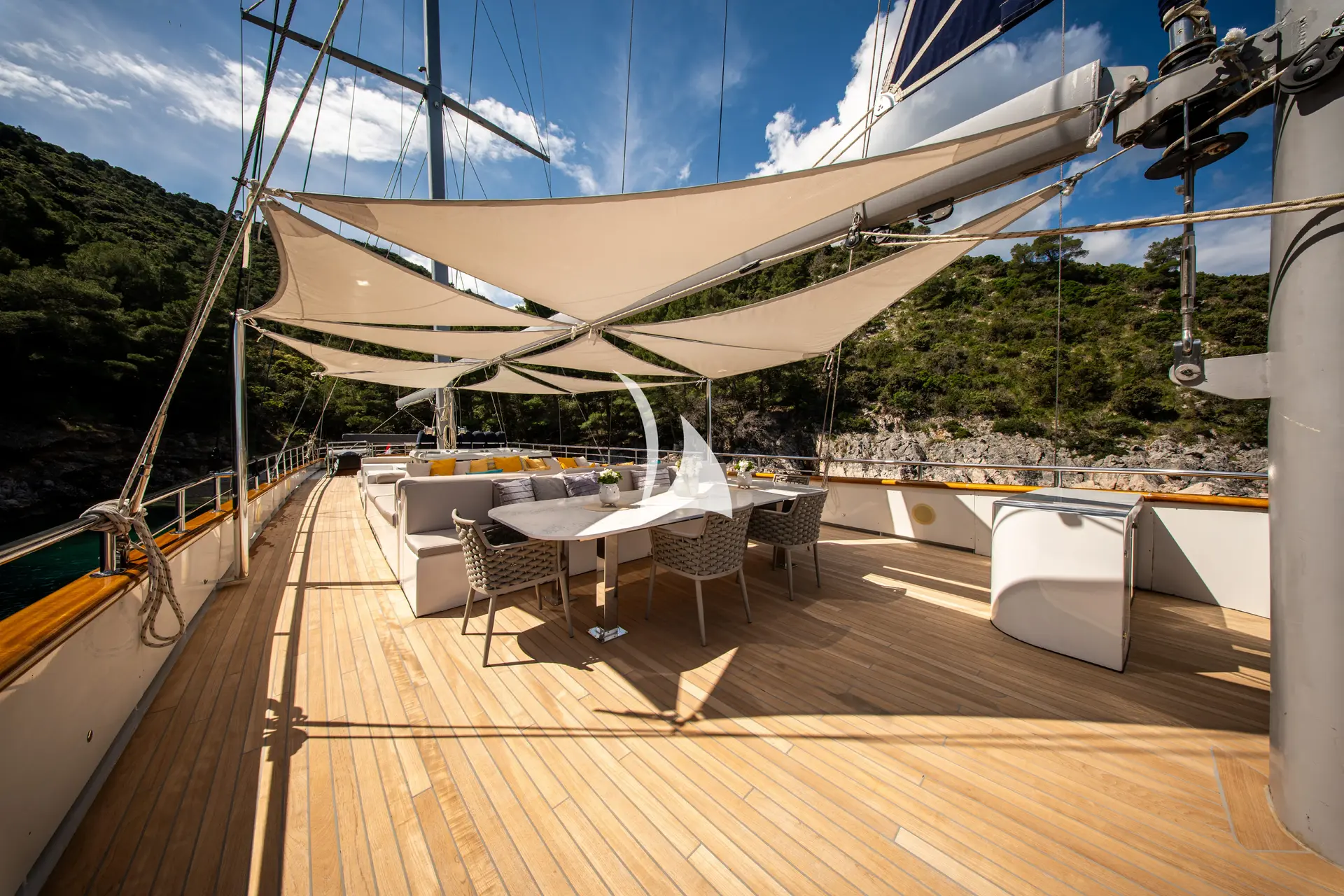 DALMATINO Charter Yacht