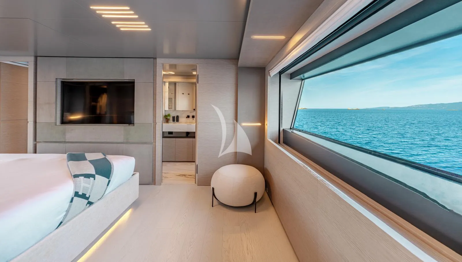 BIZMAN Charter Yacht