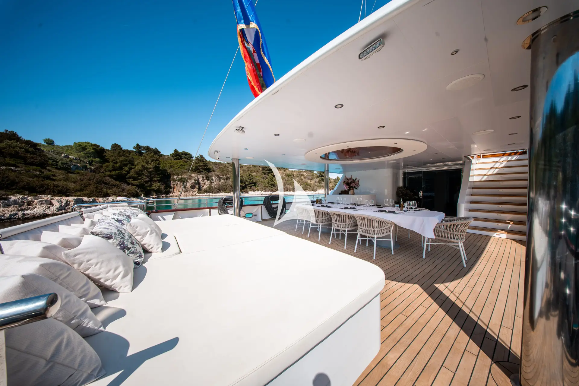 NOCTURNO Charter Yacht