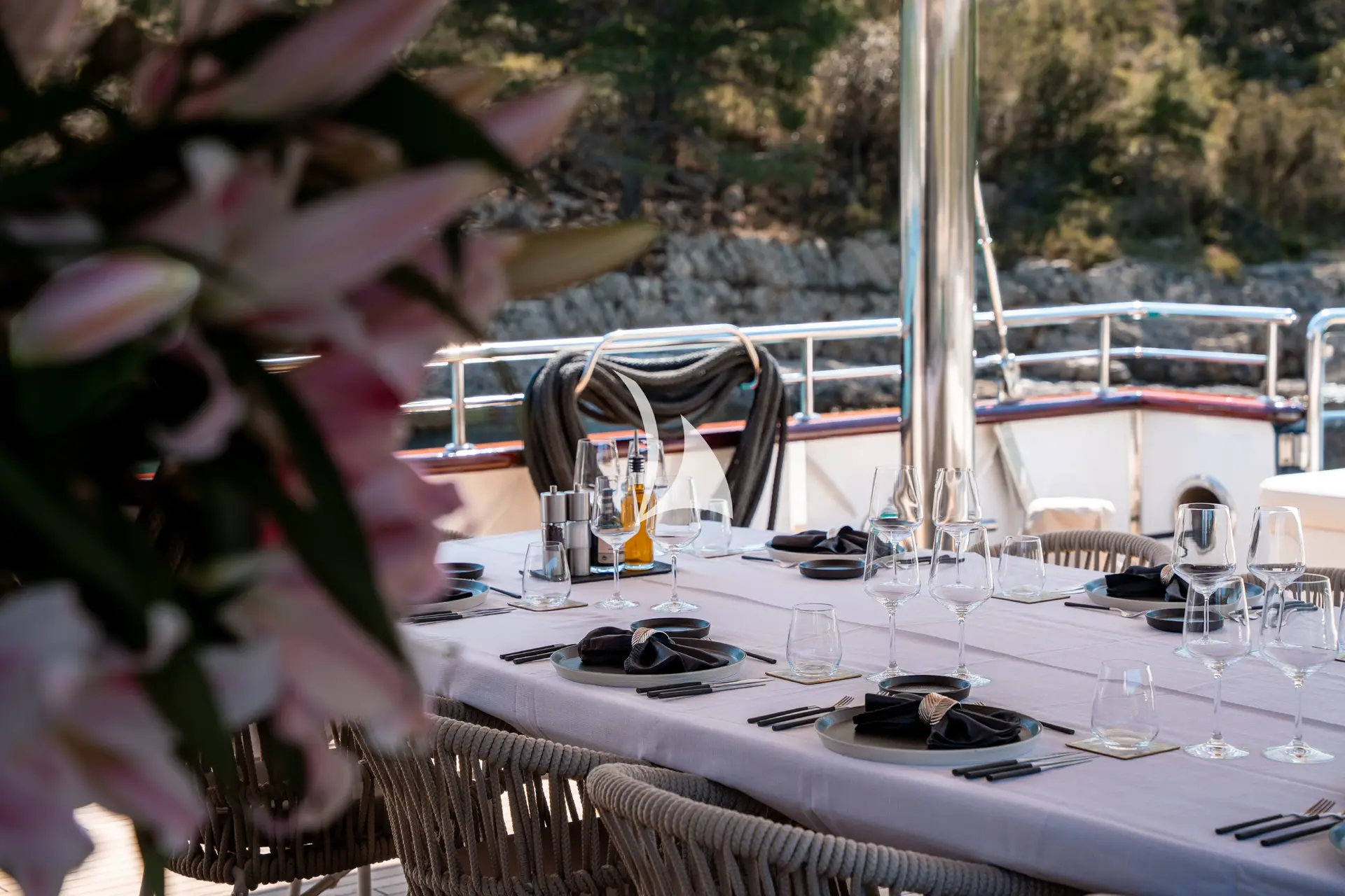 NOCTURNO Charter Yacht