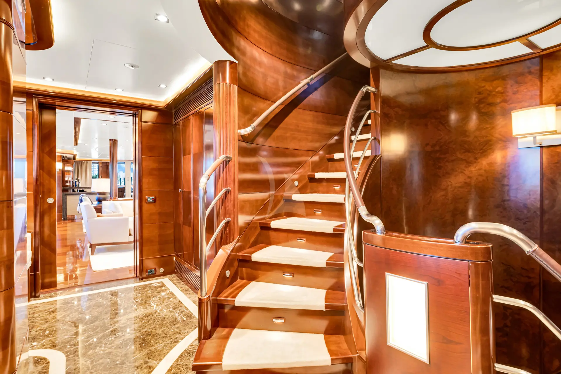 SEASCAPE V Charter Yacht