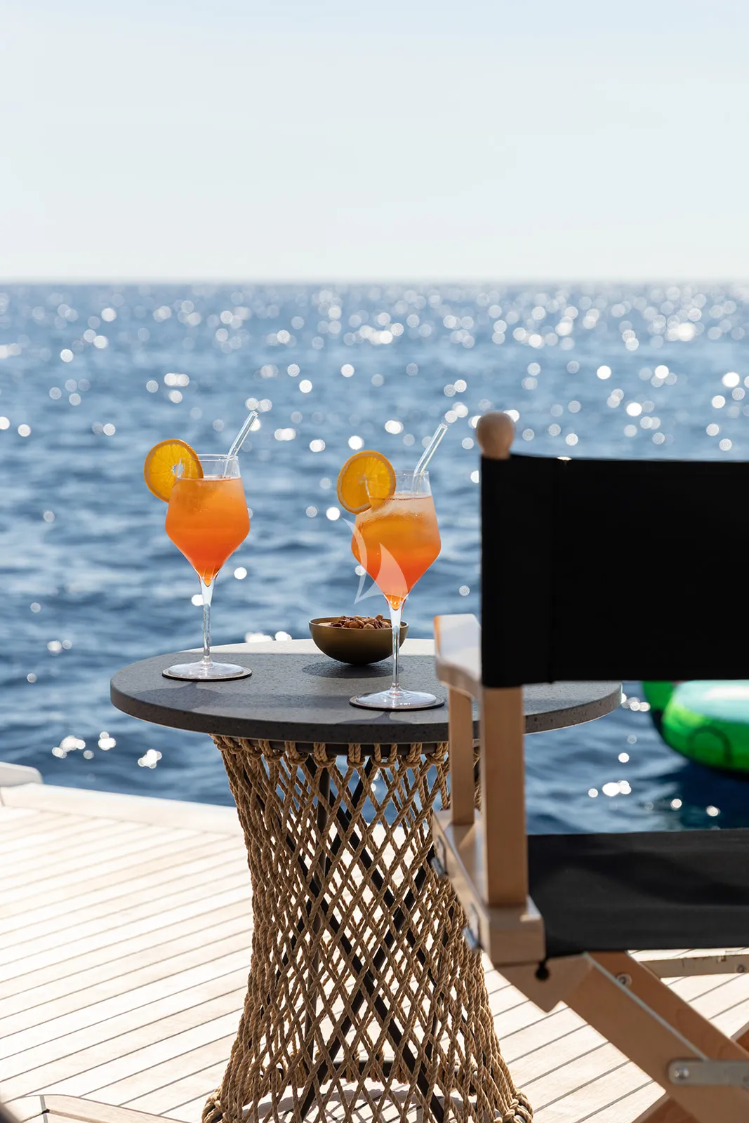 PAPER MOON Charter Yacht