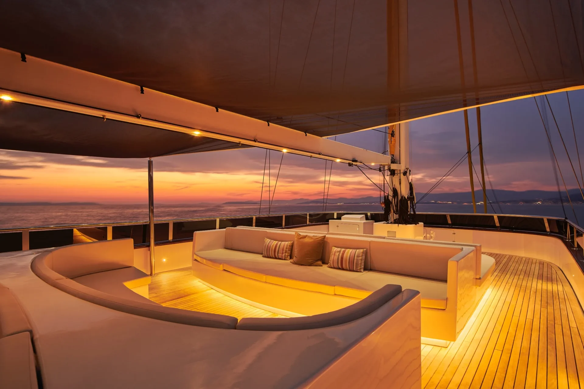 ANIMA MARIS Charter Yacht