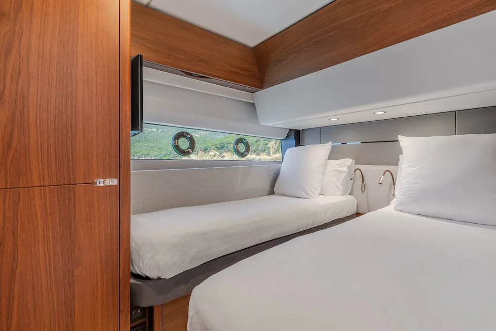 LIDA Charter Yacht