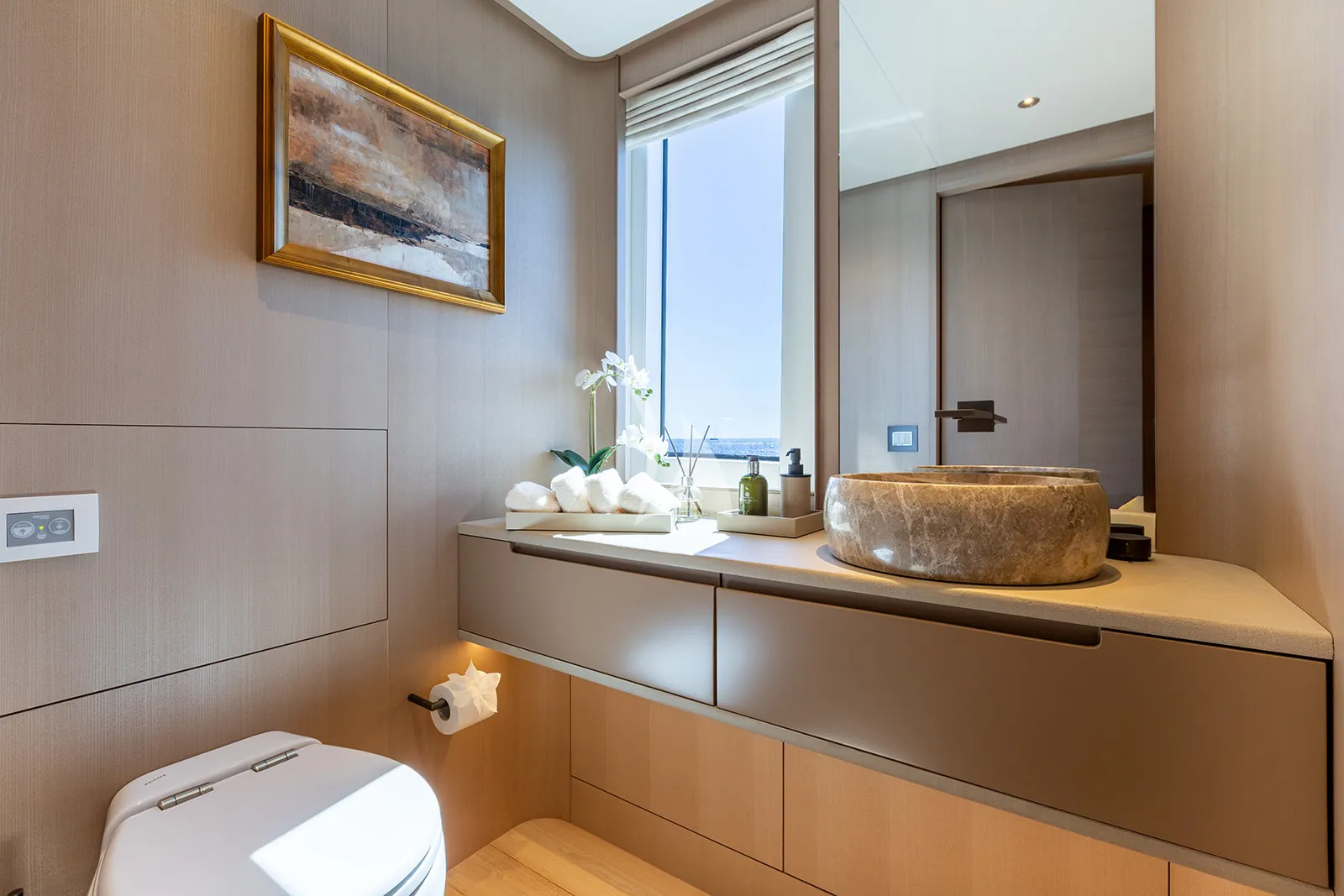 PAPER MOON Charter Yacht