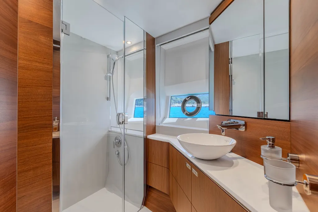 LIDA Charter Yacht