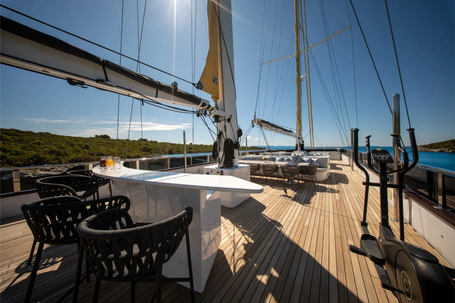 ANIMA MARIS Charter Yacht