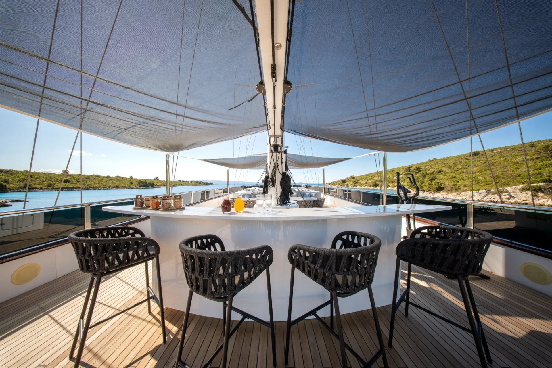 ANIMA MARIS Charter Yacht