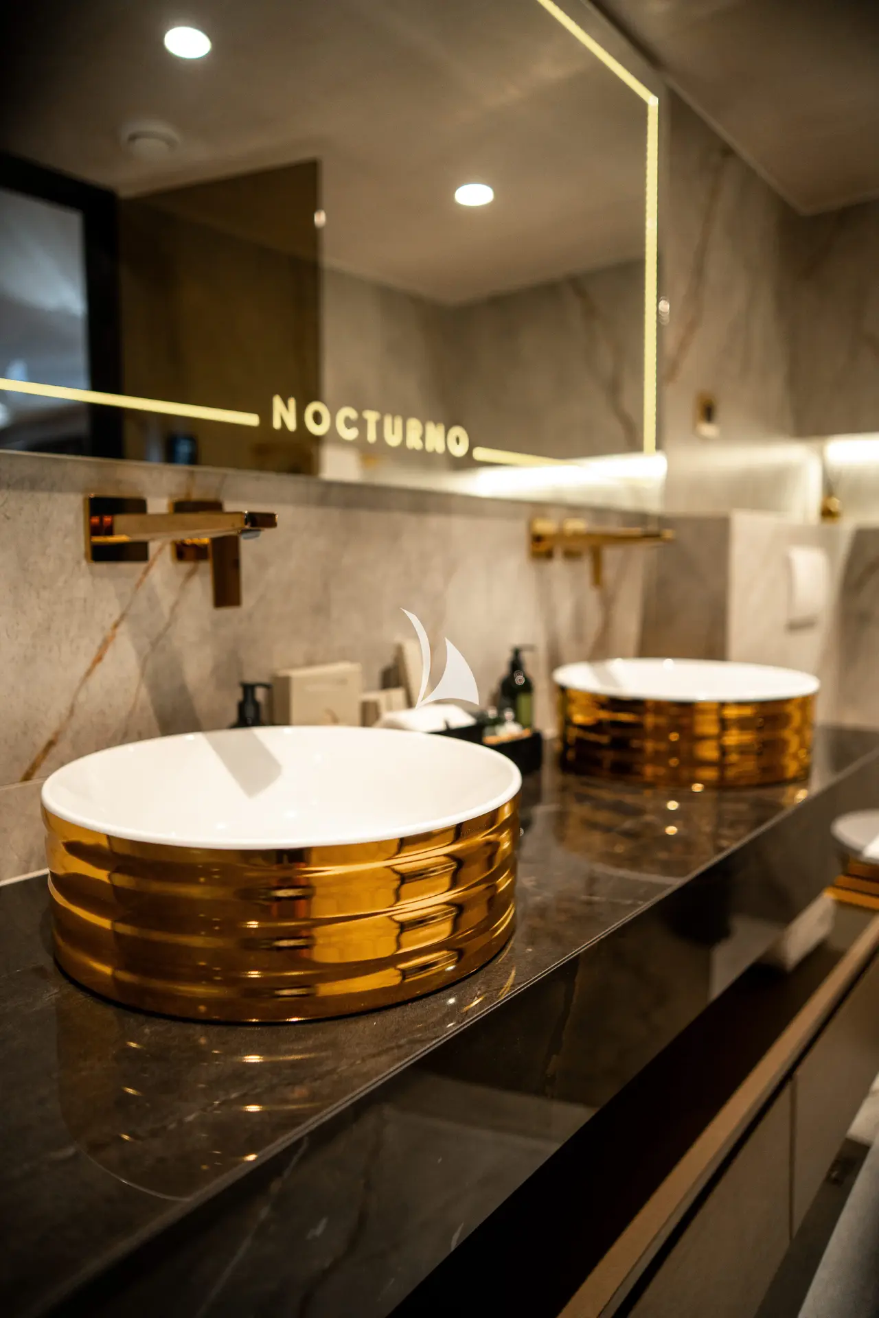NOCTURNO Charter Yacht
