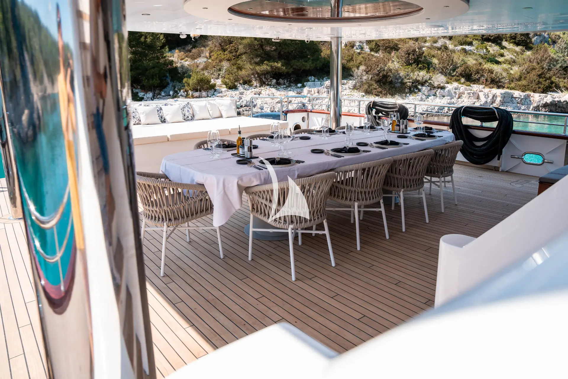 NOCTURNO Charter Yacht