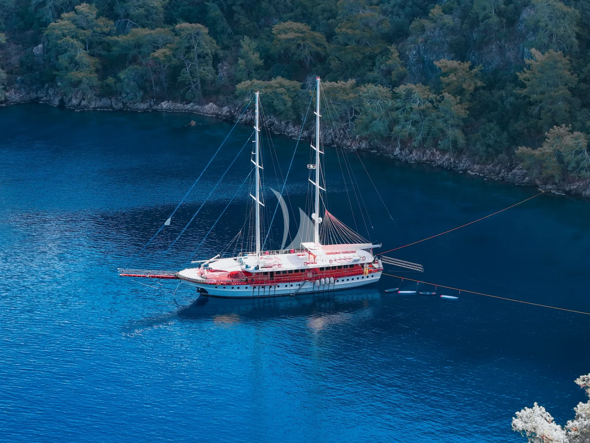 QUEEN ATLANTIS Charter Yacht
