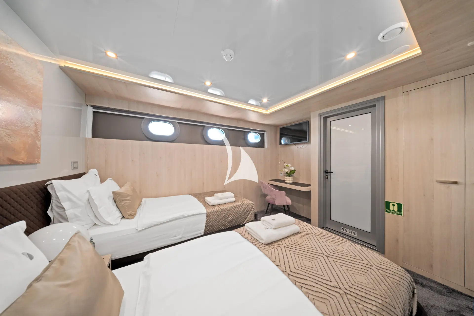 DALMATINO Charter Yacht