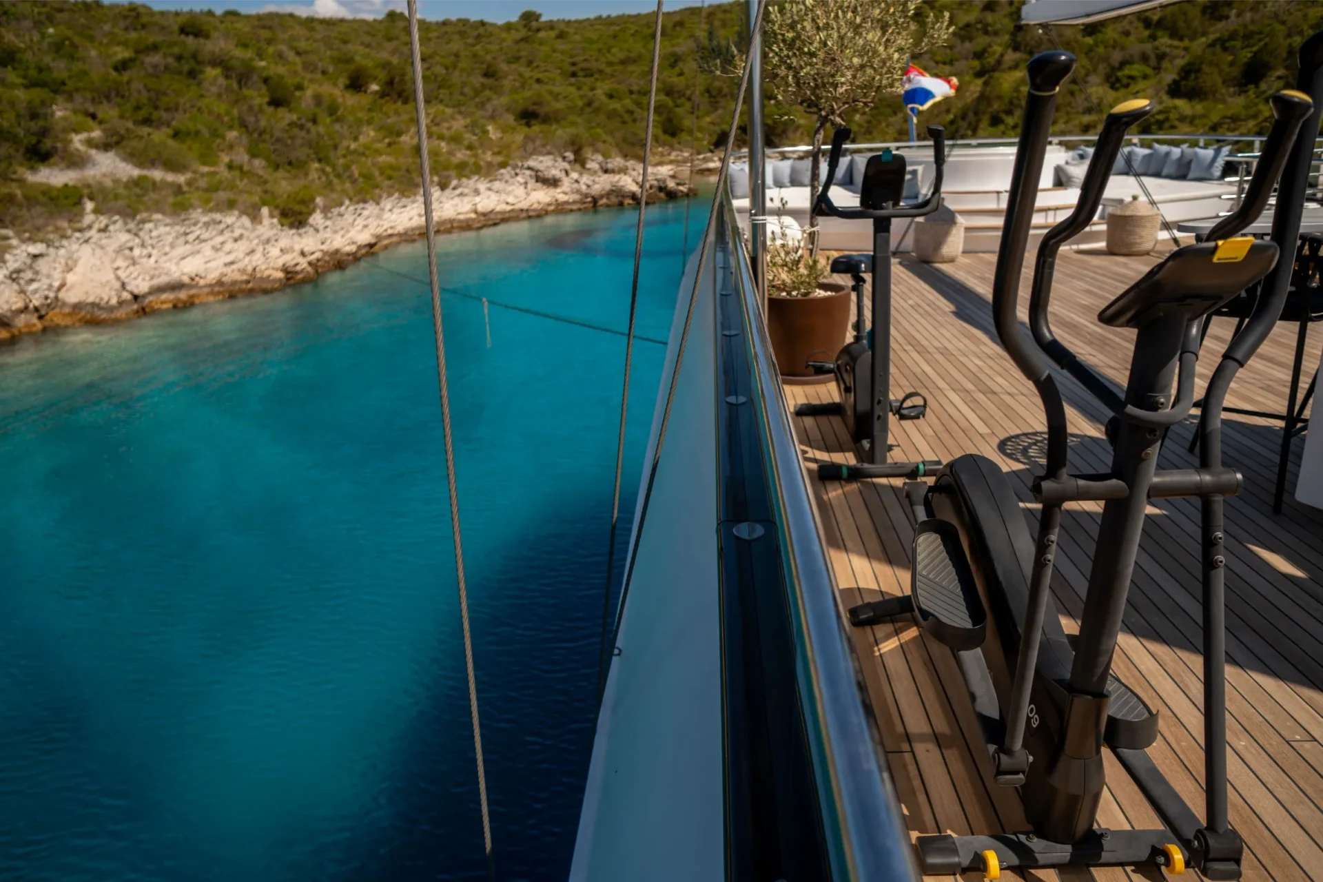 ANIMA MARIS Charter Yacht